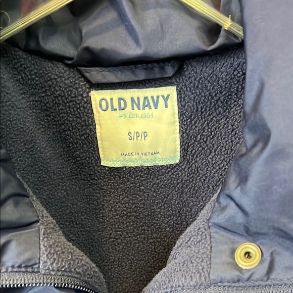 Old Navy Women's Navy Puffer Vest - Picture 3 of 4